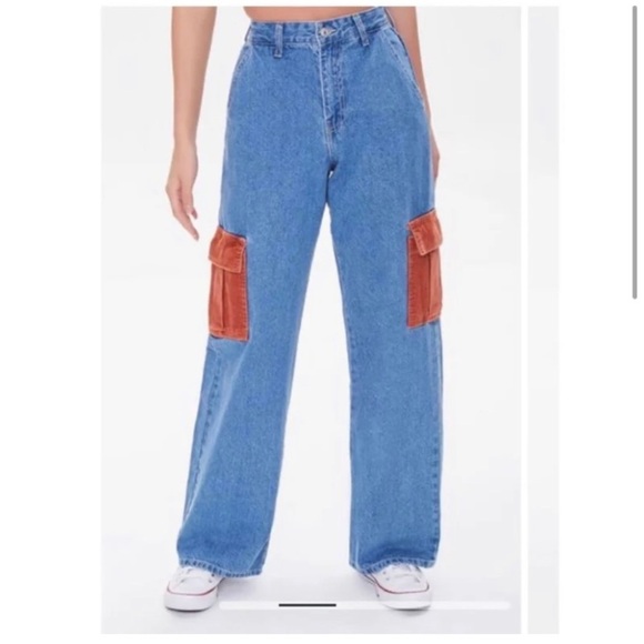 FOREVER 21 Wide Leg Cargo Jeans - Picture 4 of 10